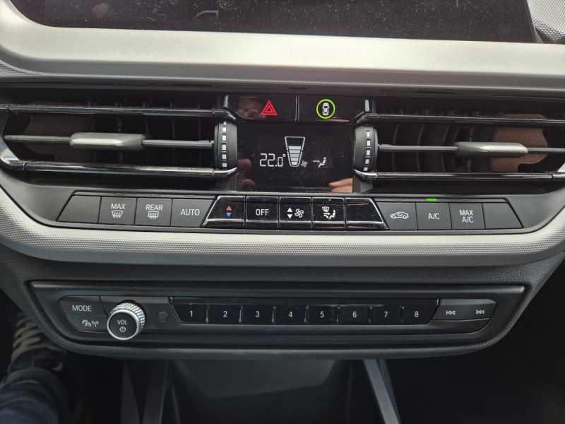 Photo 18 de l'offre de Bmw Série 1 (3) 118i DKG7 Business Design à 25990€ chez Carlyss automobiles Vitré