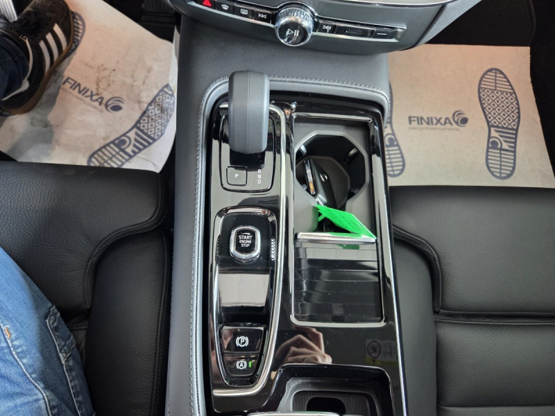 Photo 21 de l'offre de Volvo V60 (2) T6 AWD Hybride rechargeable 253 ch + 145 ch Geartronic 8 Plus Dark à 52990€ chez Carlyss automobiles Vitré