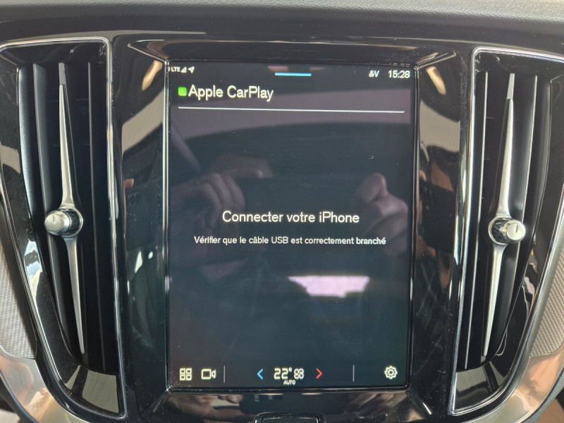 Photo 15 de l'offre de Volvo V60 (2) T6 AWD Hybride rechargeable 253 ch + 145 ch Geartronic 8 Plus Dark à 52990€ chez Carlyss automobiles Vitré