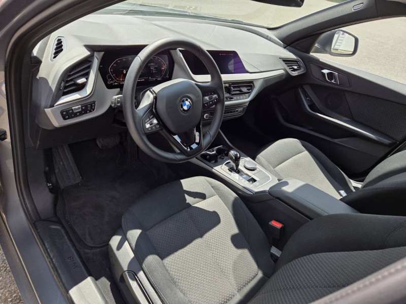Photo 8 de l'offre de Bmw Série 1 (3) 116d DKG7 Business Design à 22990€ chez Carlyss automobiles Vitré