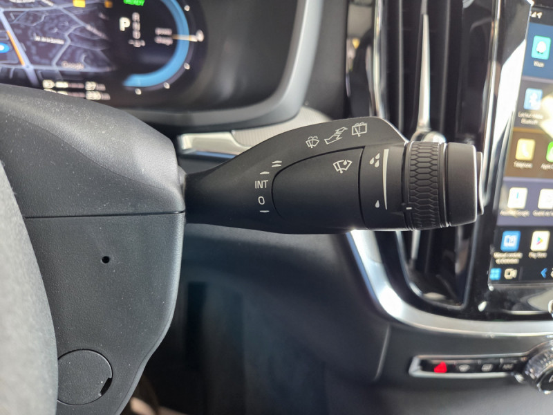 Photo 25 de l'offre de Volvo V60 (2) T6 AWD Hybride rechargeable 253 ch + 145 ch Geartronic 8 Plus Dark à 52990€ chez Carlyss automobiles Vitré