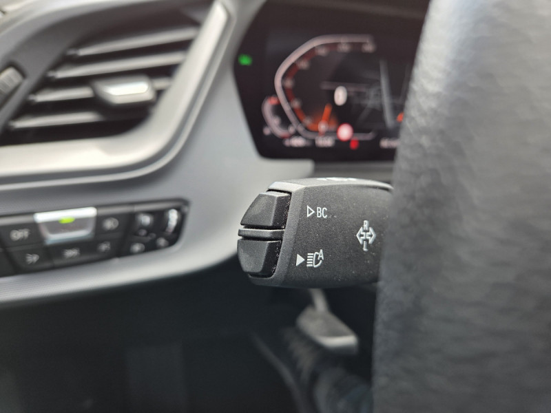 Photo 21 de l'offre de Bmw Série 1 (3) 118i DKG7 Business Design à 25990€ chez Carlyss automobiles Vitré