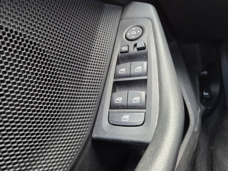 Photo 22 de l'offre de Bmw Série 1 (3) 118i DKG7 Business Design à 25990€ chez Carlyss automobiles Vitré