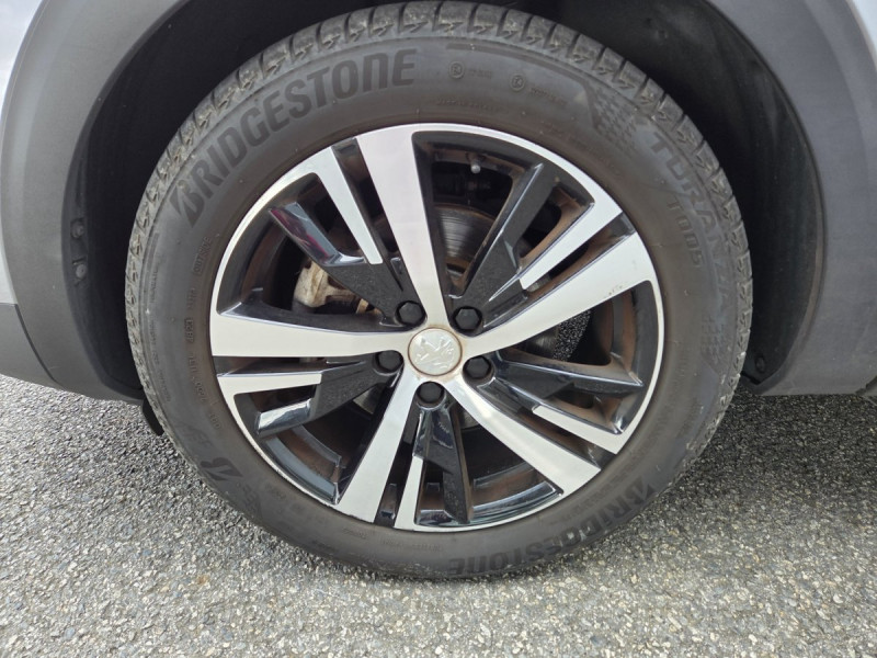 Photo 6 de l'offre de PEUGEOT 5008 (2) BlueHDi 130 S&S EAT8 GT à 22490€ chez Carlyss automobiles Vitré