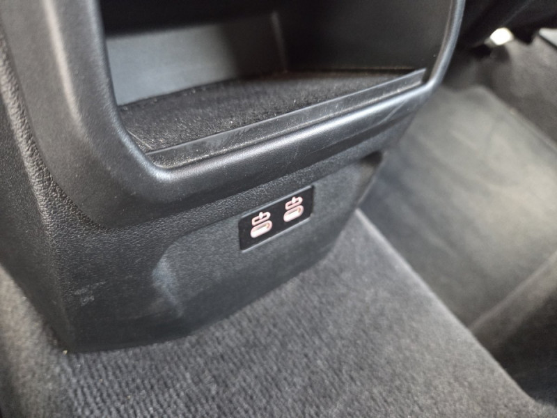 Photo 10 de l'offre de Bmw Série 1 (3) 118i DKG7 Business Design à 25990€ chez Carlyss automobiles Vitré