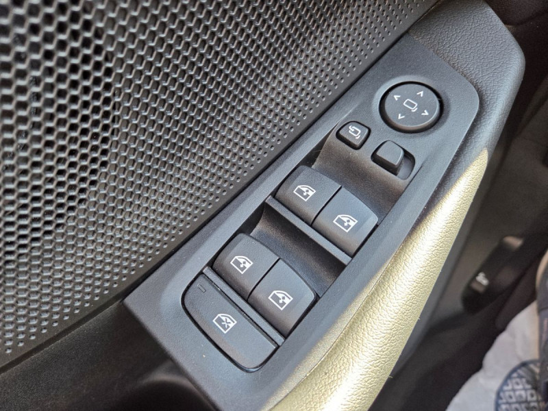 Photo 21 de l'offre de Bmw Série 1 (3) 116d DKG7 Business Design à 22990€ chez Carlyss automobiles Vitré