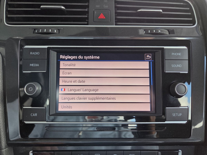 Photo 12 de l'offre de VOLKSWAGEN Golf (7) 1.6 TDI 115 BVM5 Trendline à 17490€ chez Carlyss automobiles Vitré