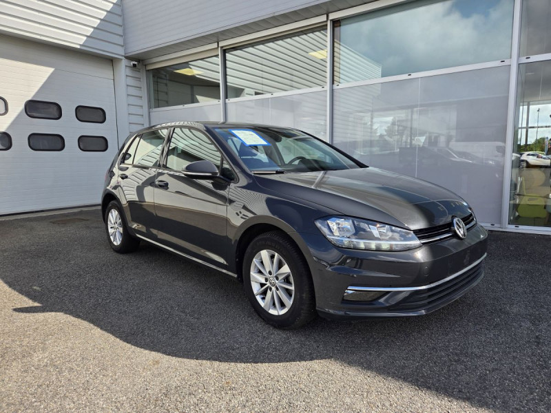 Photo 1 de l'offre de VOLKSWAGEN Golf (7) 1.6 TDI 115 BVM5 Trendline à 17490€ chez Carlyss automobiles Vitré