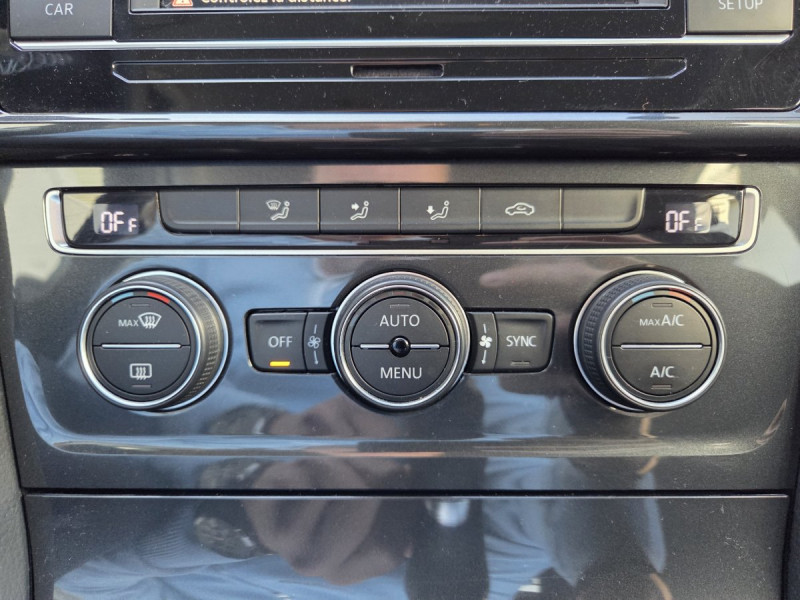 Photo 14 de l'offre de VOLKSWAGEN Golf (7) 1.6 TDI 115 BVM5 Trendline à 15990€ chez Carlyss automobiles Vitré