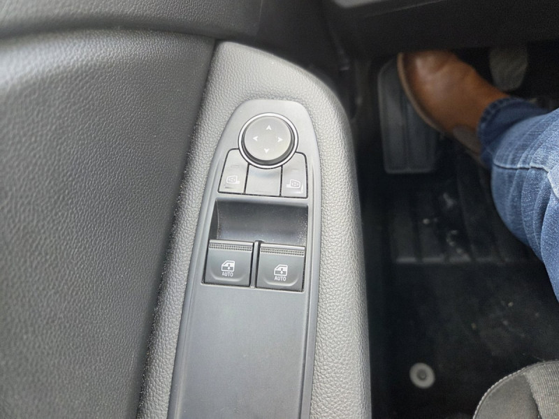 Photo 23 de l'offre de RENAULT Clio (5) Zen TCe 100 - 20 à 11490€ chez Carlyss automobiles Vitré