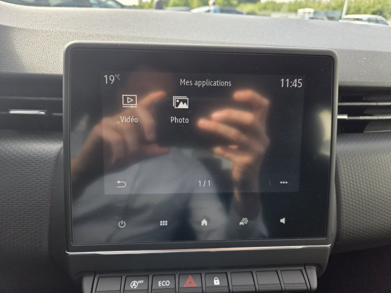 Photo 14 de l'offre de RENAULT Clio (5) Zen TCe 100 - 20 à 11490€ chez Carlyss automobiles Vitré