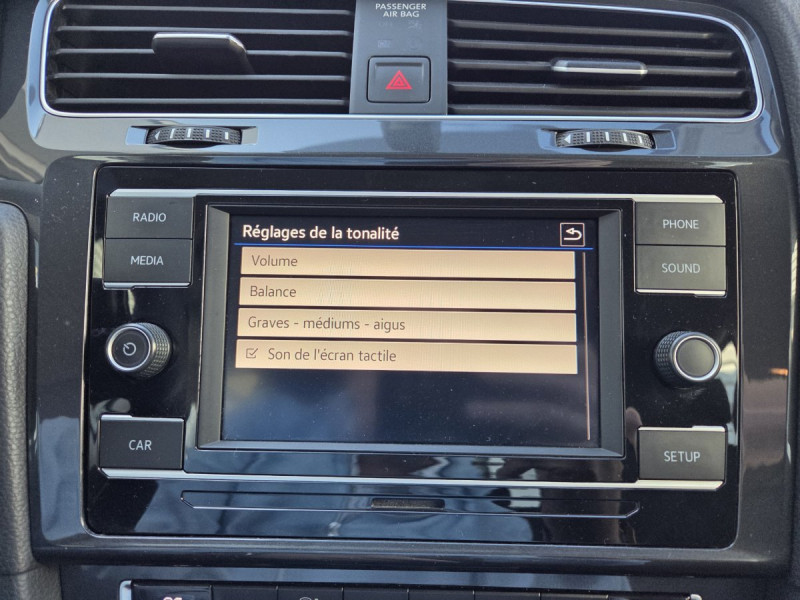 Photo 12 de l'offre de VOLKSWAGEN Golf (7) 1.6 TDI 115 BVM5 Trendline à 15990€ chez Carlyss automobiles Vitré