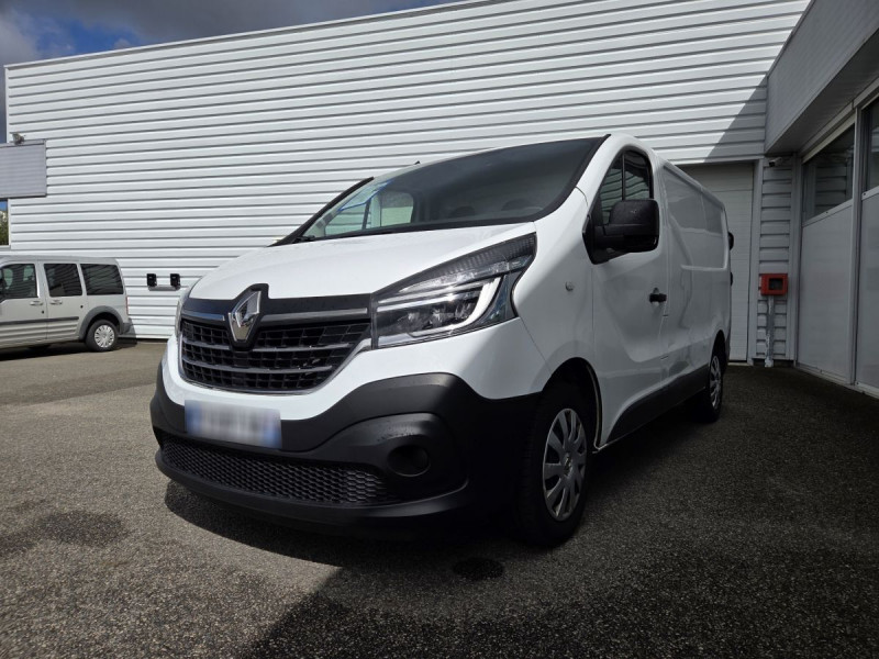 Photo 3 de l'offre de Renault Trafic (3) 13992 euros HT Fourgon Conf+ L1H1 1000 Ener dCi 120 à 16790€ chez Carlyss automobiles Vitré