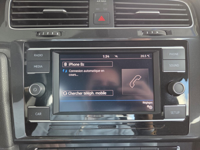 Photo 10 de l'offre de VOLKSWAGEN Golf (7) 1.6 TDI 115 BVM5 Trendline à 17490€ chez Carlyss automobiles Vitré