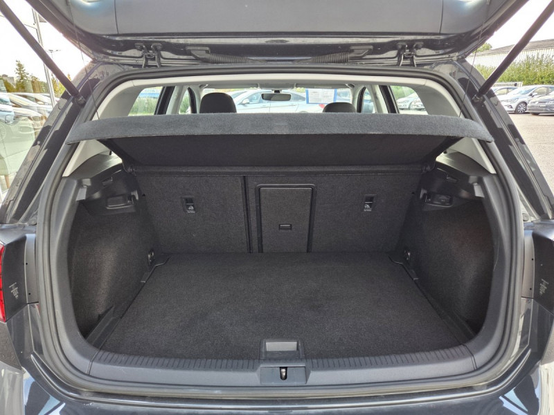 Photo 17 de l'offre de VOLKSWAGEN Golf (7) 1.6 TDI 115 BVM5 Trendline à 17490€ chez Carlyss automobiles Vitré