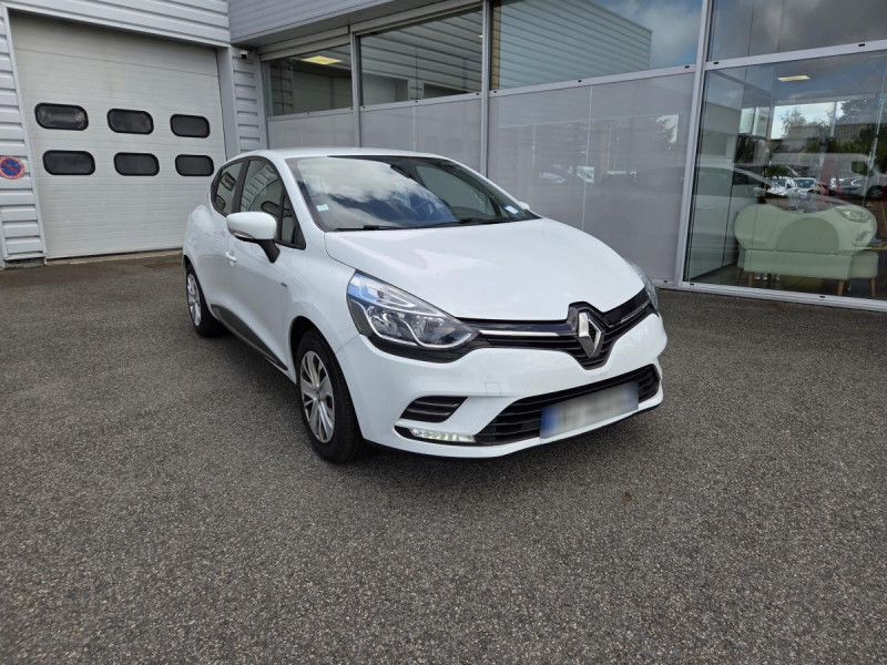 Photo 1 de l'offre de RENAULT Clio (4) Trend Tce 75 - 18 à 9790€ chez Carlyss automobiles Vitré