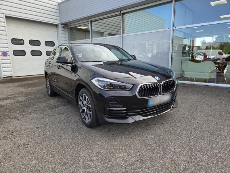 Photo 1 de l'offre de BMW X2 sDrive18i Lounge DKG7 à 25990€ chez Carlyss automobiles Vitré