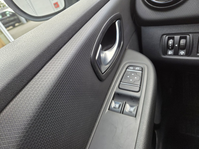 Photo 16 de l'offre de RENAULT Clio (4) Trend Tce 75 - 18 à 9790€ chez Carlyss automobiles Vitré