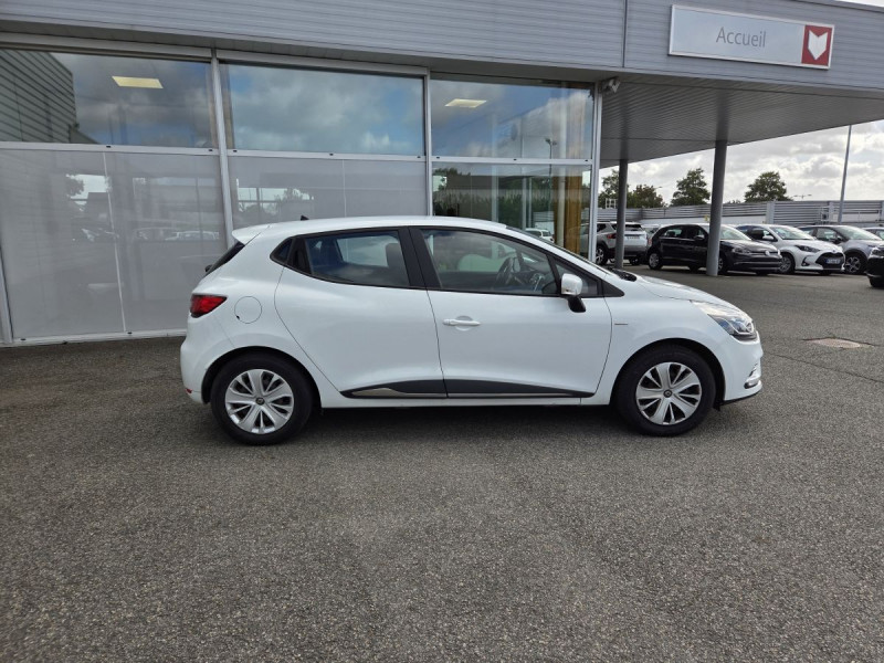 Photo 2 de l'offre de RENAULT Clio (4) Trend Tce 75 - 18 à 9790€ chez Carlyss automobiles Vitré
