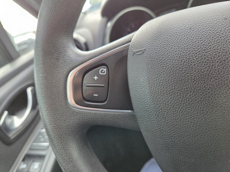 Photo 11 de l'offre de RENAULT Clio (4) Trend Tce 75 - 18 à 9790€ chez Carlyss automobiles Vitré