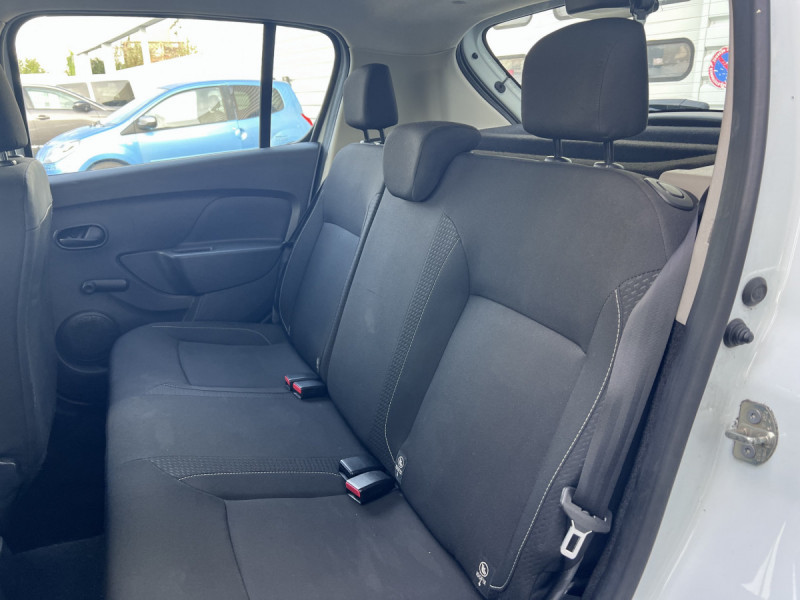 Photo 6 de l'offre de Dacia Sandero (2) Essentiel Blue dCi 75 -20 à 9990€ chez Carlyss automobiles Vitré