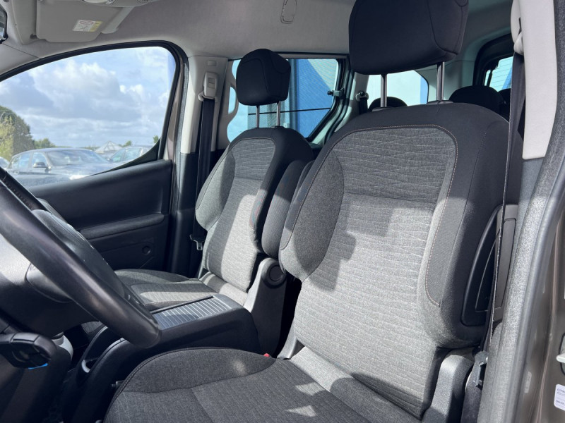 Photo 5 de l'offre de Citroën Berlingo Multispace (2) BlueHDi 120 S&S BVM6 Shine 7 places à 14790€ chez Carlyss automobiles Vitré