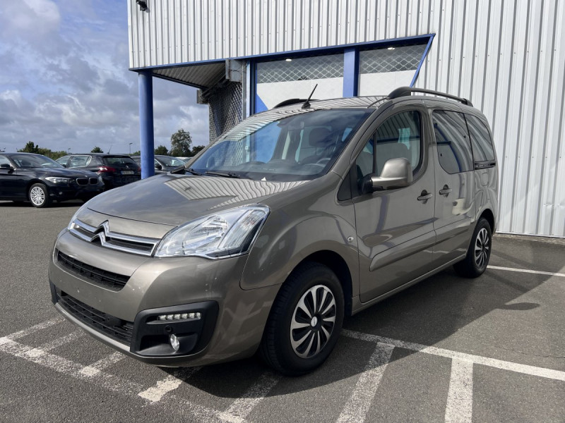 Photo 2 de l'offre de Citroën Berlingo Multispace (2) BlueHDi 120 S&S BVM6 Shine 7 places à 14790€ chez Carlyss automobiles Vitré