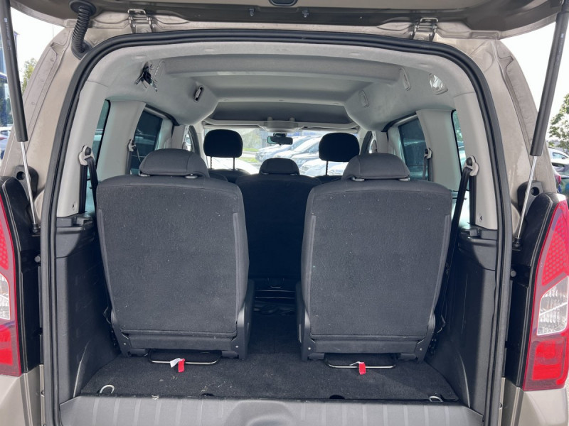 Photo 17 de l'offre de Citroën Berlingo Multispace (2) BlueHDi 120 S&S BVM6 Shine 7 places à 14790€ chez Carlyss automobiles Vitré