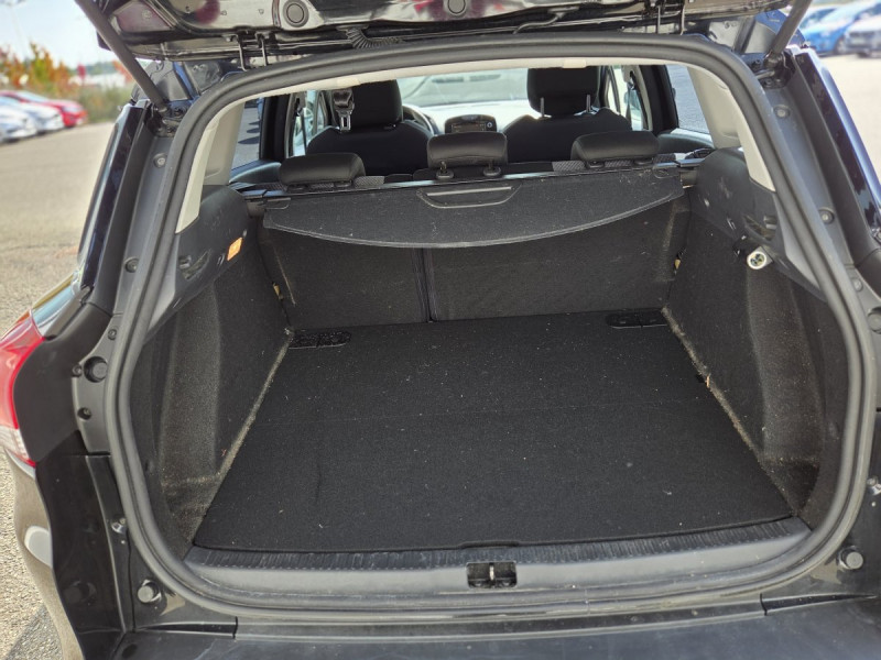 Photo 15 de l'offre de Renault Clio Estate (4) Business dCi 90 à 11990€ chez Carlyss automobiles Vitré