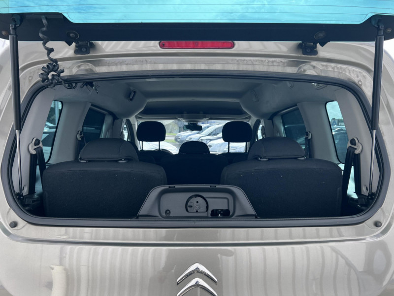 Photo 18 de l'offre de Citroën Berlingo Multispace (2) BlueHDi 120 S&S BVM6 Shine 7 places à 14790€ chez Carlyss automobiles Vitré