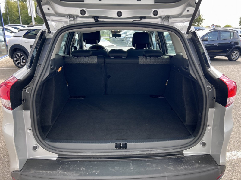 Photo 16 de l'offre de Renault Clio Estate (4) Business dCi 90 - 18 à 10990€ chez Carlyss automobiles Vitré