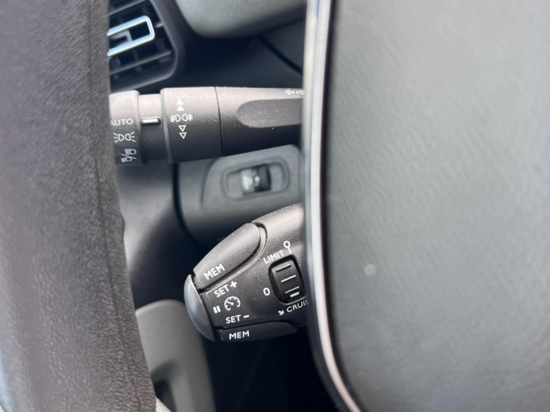 Photo 15 de l'offre de PEUGEOT Rifter BlueHDi 130 S&S Allure à 16990€ chez Carlyss automobiles Vitré