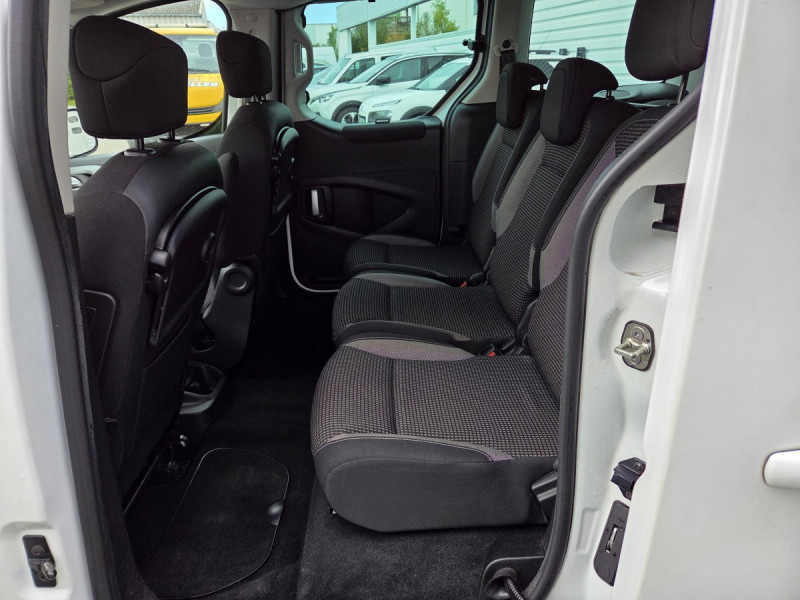 Photo 8 de l'offre de Peugeot Partner Tepee (2) 1.6 BlueHDi 120 S&S Outdoor à 15990€ chez Carlyss automobiles Vitré