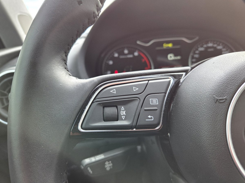 Photo 20 de l'offre de Audi A3 Sportback (3) 35 TFSI 150 COD S TRONIC BUSINESS LINE à 22990€ chez Carlyss automobiles Vitré