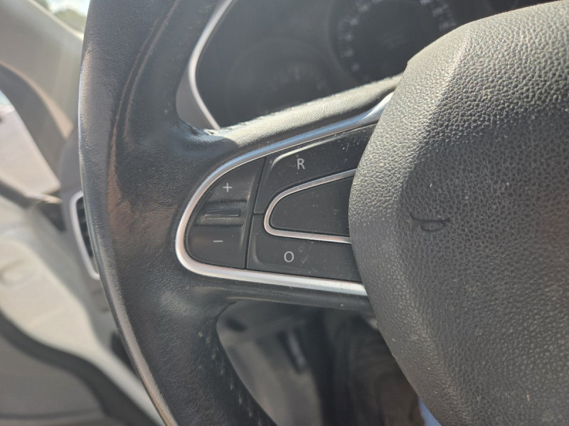 Photo 17 de l'offre de Renault Mégane Société (4) Air Nav 2P Energy dCi 90 à 7990€ chez Carlyss automobiles Vitré