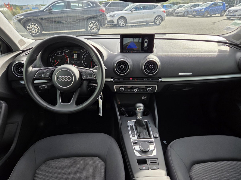 Photo 10 de l'offre de Audi A3 Sportback (3) 35 TFSI 150 COD S TRONIC BUSINESS LINE à 22990€ chez Carlyss automobiles Vitré