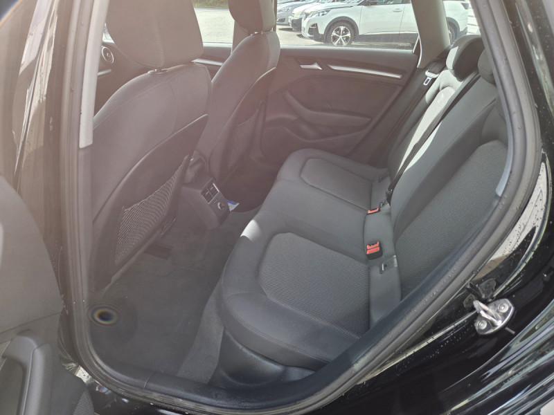 Photo 9 de l'offre de Audi A3 Sportback (3) 35 TFSI 150 COD S TRONIC BUSINESS LINE à 22990€ chez Carlyss automobiles Vitré