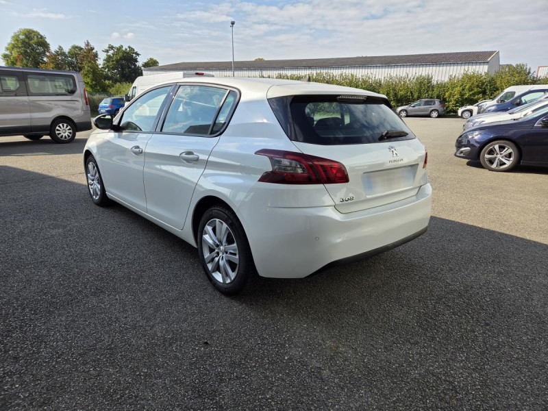 Photo 5 de l'offre de PEUGEOT 308 (2) BlueHDi 130 EAT8 S&S ACTIVE BUSINESS à 12990€ chez Carlyss automobiles Vitré