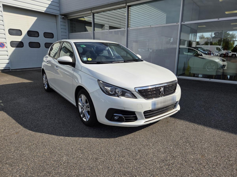 Photo 1 de l'offre de PEUGEOT 308 (2) BlueHDi 130 EAT8 S&S ACTIVE BUSINESS à 12990€ chez Carlyss automobiles Vitré
