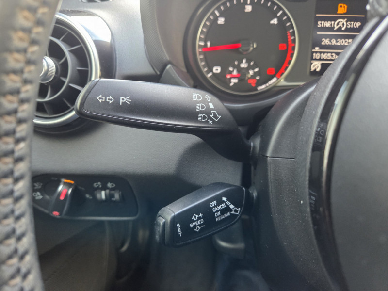 Photo 15 de l'offre de AUDI A1 Sportback 1.6 TDI 105 S LINE à 14990€ chez Carlyss automobiles Vitré