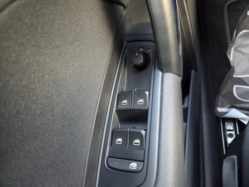 Photo 20 de l'offre de AUDI A1 Sportback 1.6 TDI 105 S LINE à 14990€ chez Carlyss automobiles Vitré