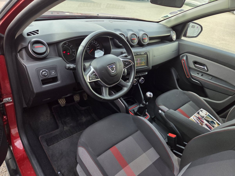 Photo 8 de l'offre de DACIA Duster (2) Techroad TCe 150 FAP 4x2 à 14490€ chez Carlyss automobiles Vitré