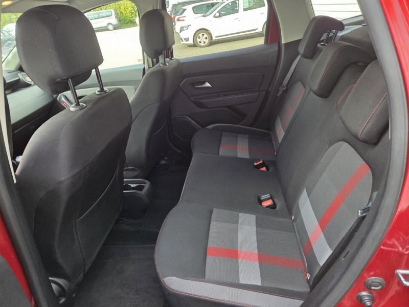 Photo 10 de l'offre de DACIA Duster (2) Techroad TCe 150 FAP 4x2 à 14490€ chez Carlyss automobiles Vitré