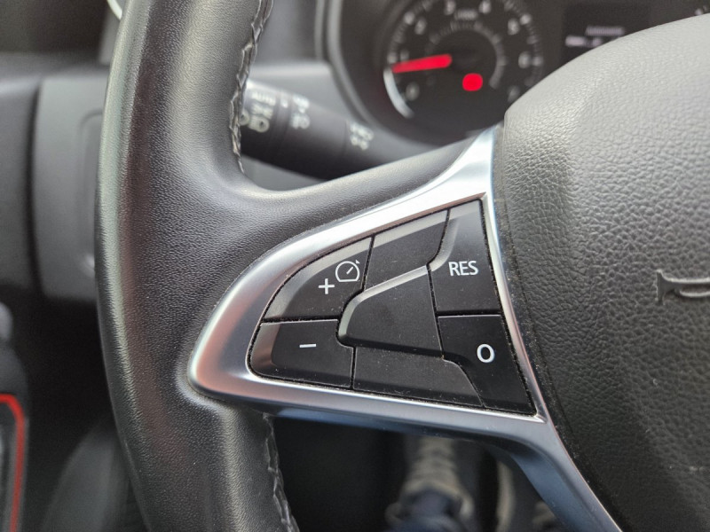 Photo 18 de l'offre de DACIA Duster (2) Techroad TCe 150 FAP 4x2 à 14490€ chez Carlyss automobiles Vitré