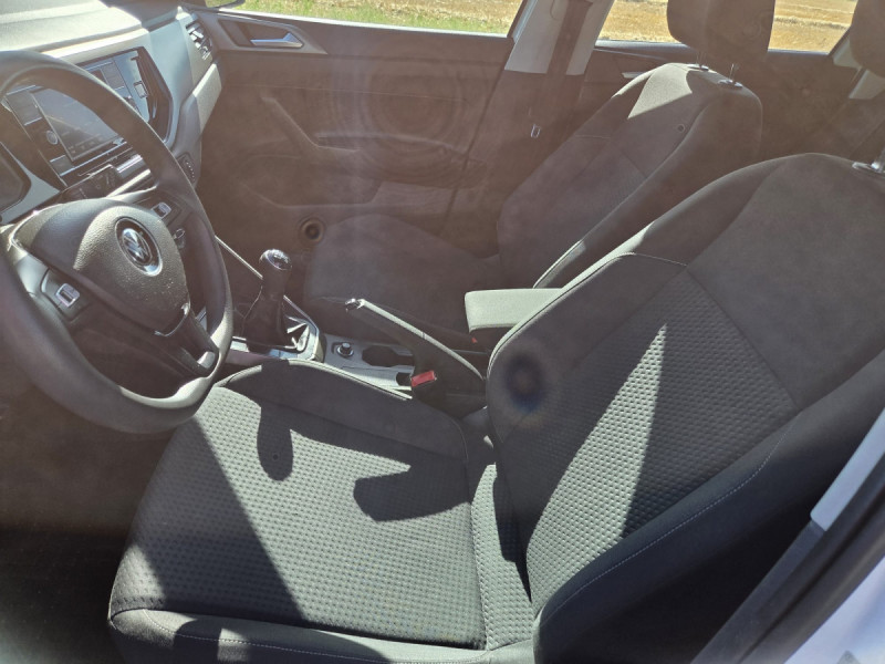 Photo 3 de l'offre de Volkswagen Polo (6) 1.0 TSI 95 Business à 12490€ chez Carlyss automobiles Vitré
