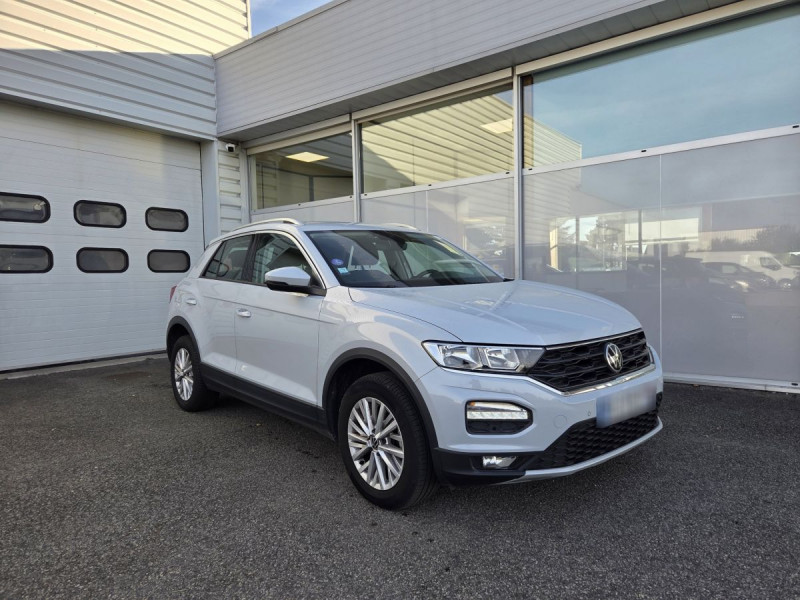 Photo 1 de l'offre de VOLKSWAGEN T-Roc 1.0 TSI 110 LOUNGE BUSINESS à 18490€ chez Carlyss automobiles Vitré