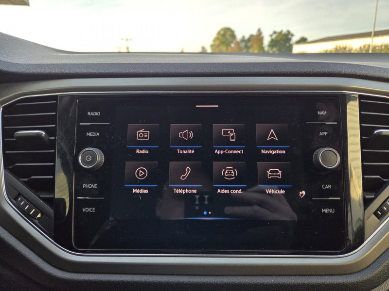 Photo 12 de l'offre de VOLKSWAGEN T-Roc 1.0 TSI 110 LOUNGE BUSINESS à 18490€ chez Carlyss automobiles Vitré