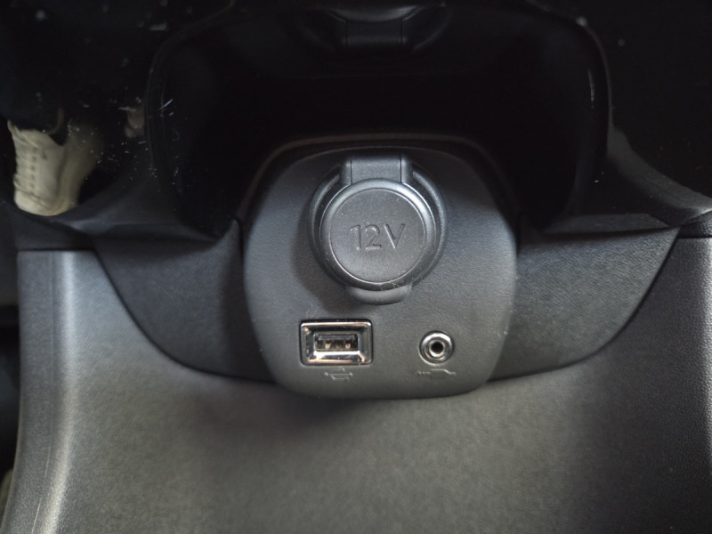Photo 13 de l'offre de Citroën C1 (2) VTi 72 S&S BVM Feel à 9490€ chez Carlyss automobiles Vitré