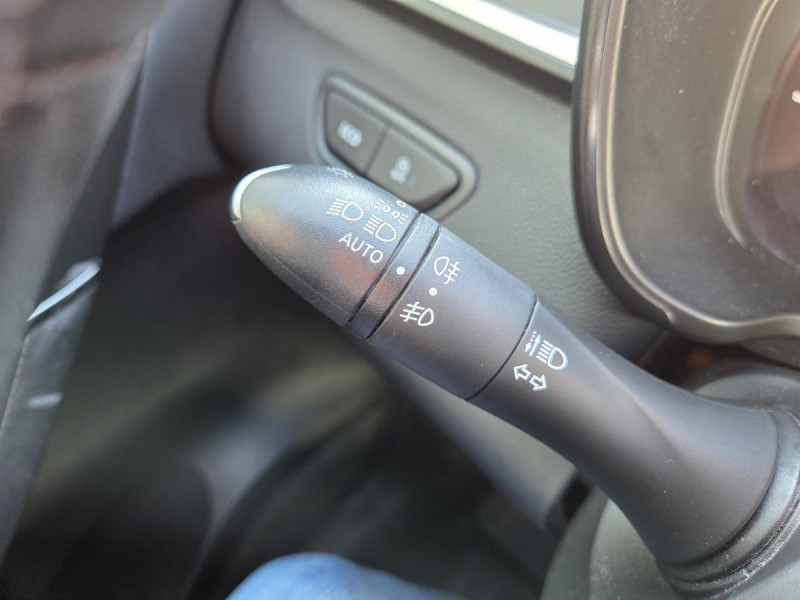 Photo 22 de l'offre de RENAULT Kadjar Business Blue dCi 115 à 13990€ chez Carlyss automobiles Vitré
