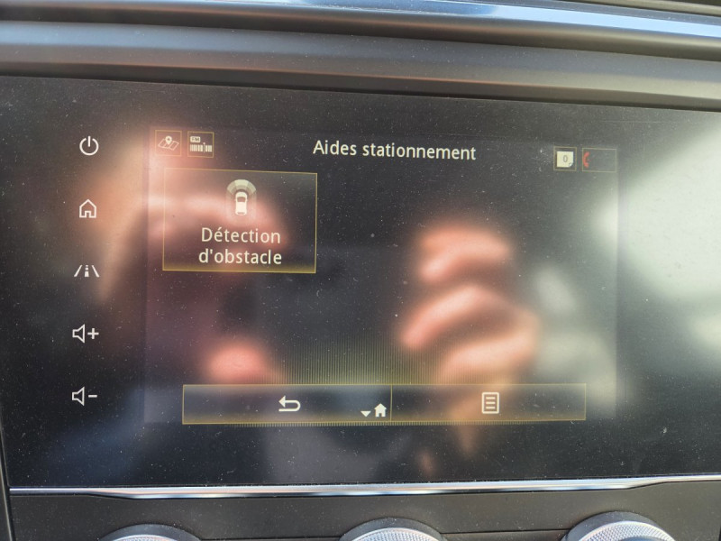 Photo 15 de l'offre de RENAULT Kadjar Business Blue dCi 115 à 13990€ chez Carlyss automobiles Vitré